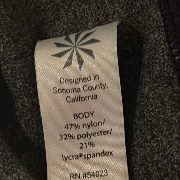 Athleta Salutation 7/8 Ankle Tight Leggings XS Black Powervita Yoga - Picture 4 of 5